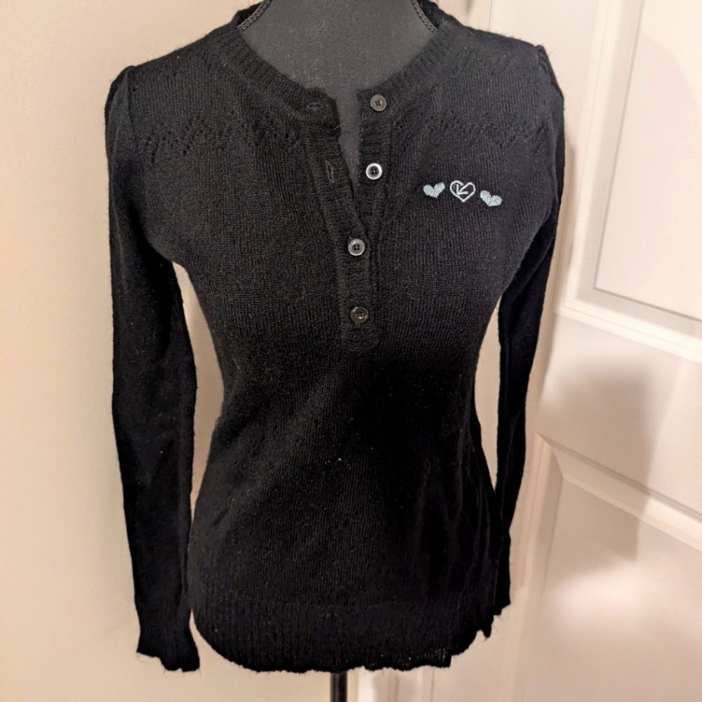 REWIND | Fitted sweater, button detail, heart stitching, pouf sleeve, black, med